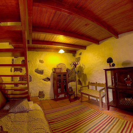 Hostal Geranios Rojos Las Rosas  Exterior foto